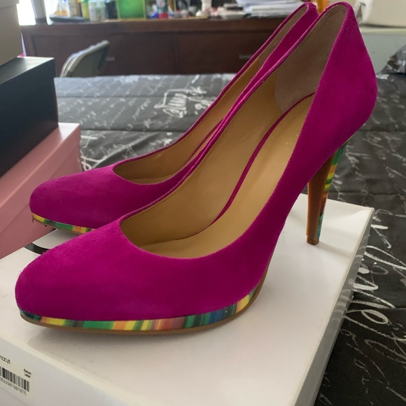 Heels - Picture 2 of 2